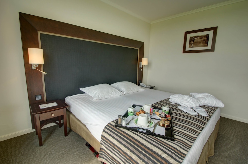 Junior Suite, 1 King Bed, Golf View Junior Suite, 1 King Bed, Golf View