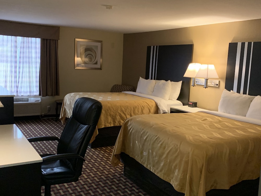 Room, 2 Queen Beds, Non Smoking - Photo 1