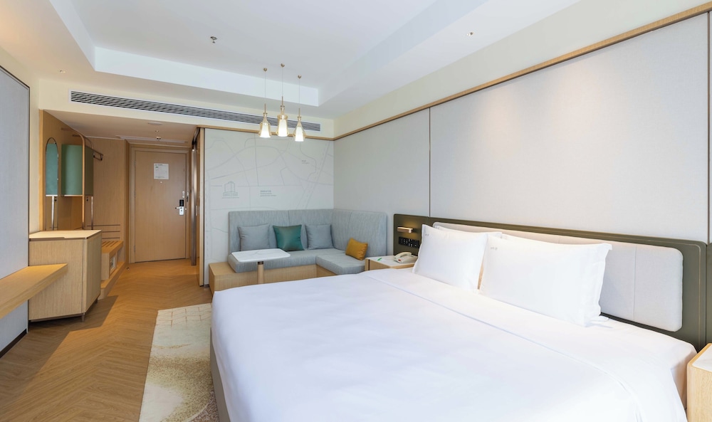 Standard Room, 1 King Bed, City View - Photo 6
