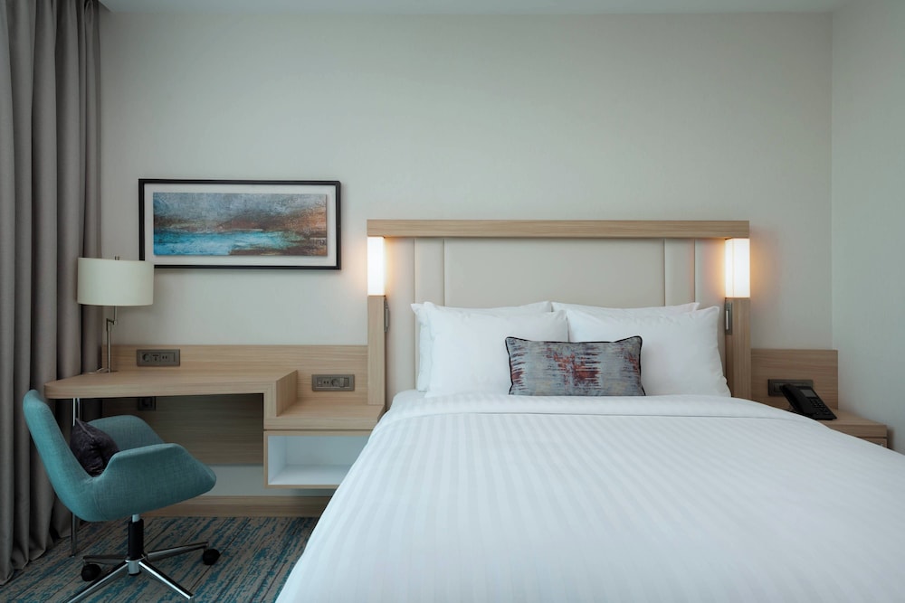 Standard Room, 1 Queen Bed, City View - Photo 1