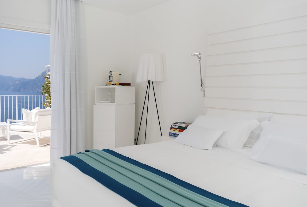 Deluxe Room (Grand)