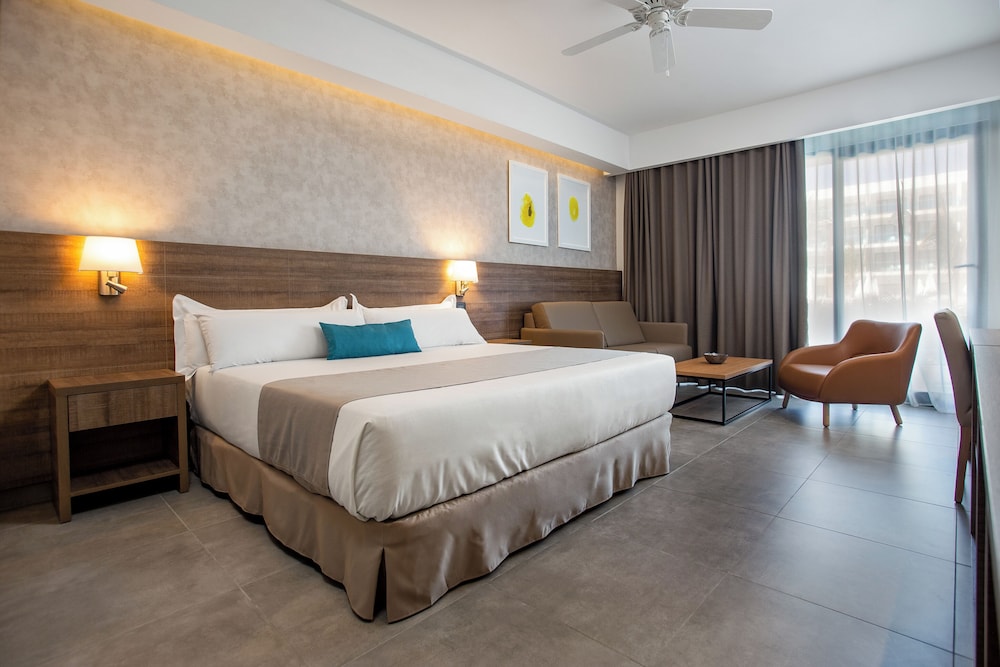 Luxury Room, Garden View - Photo 8