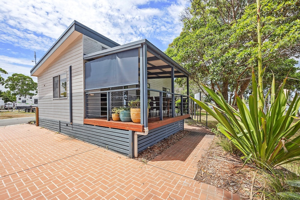 Superior Villa - Sleeps 5 photo 3