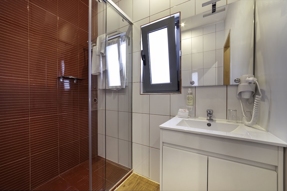 Standard Double Room - Photo 2