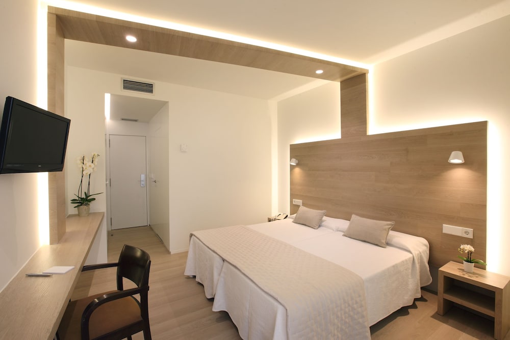 Standard Room (2 People / without terrace) - Photo 1