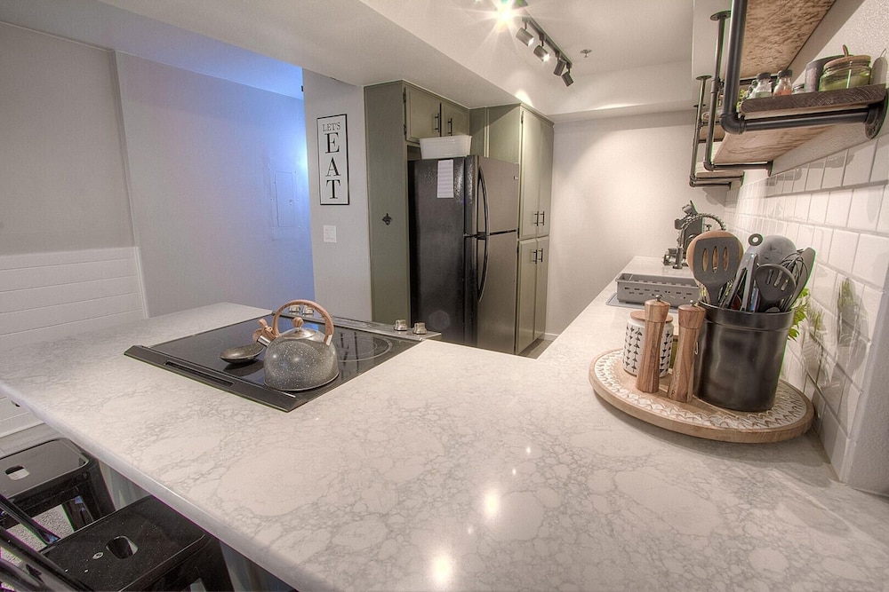 Condo, 1 Bedroom photo 3
