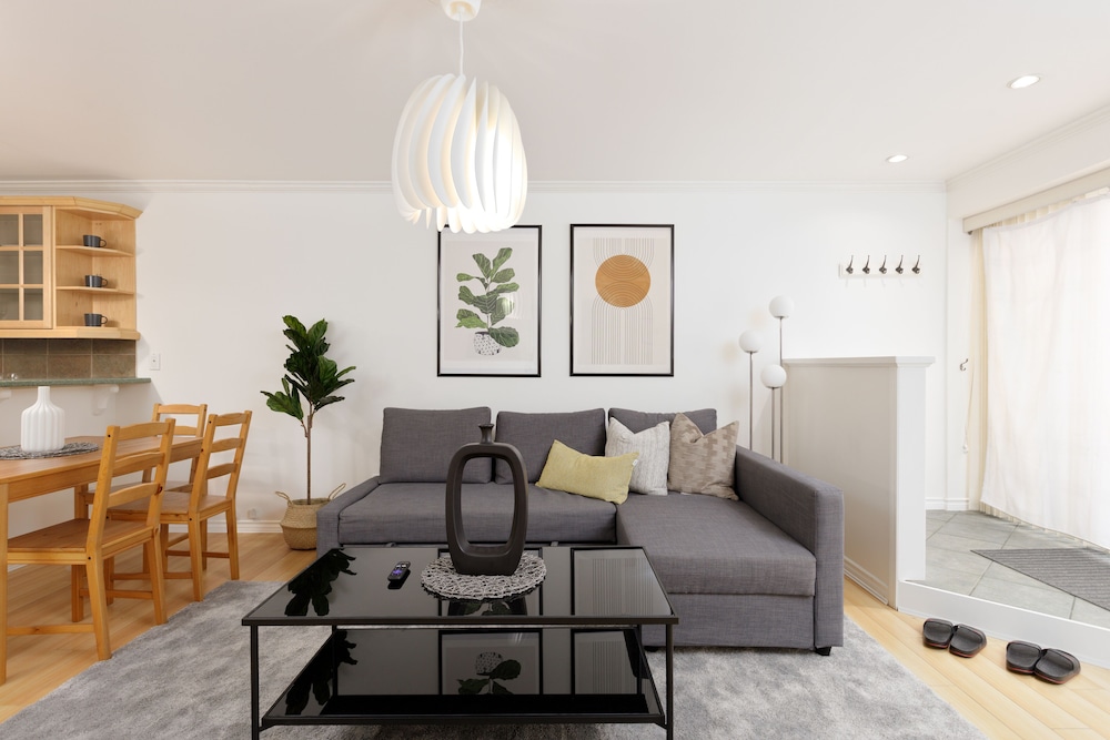 Exclusive House photo 1