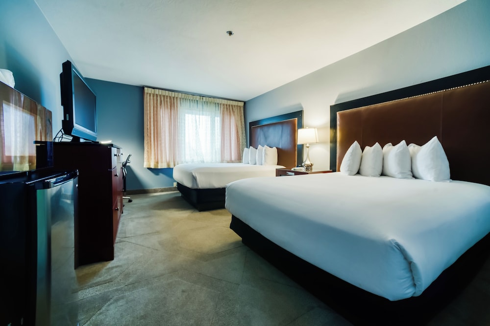 Family Suite, Multiple Beds photo 2