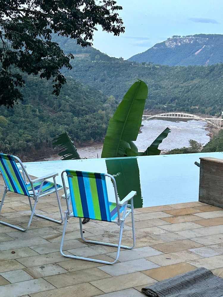Deluxe Apartment, River View photo 3
