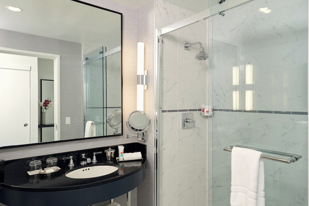 Luxury Suite, Corner - Photo 5