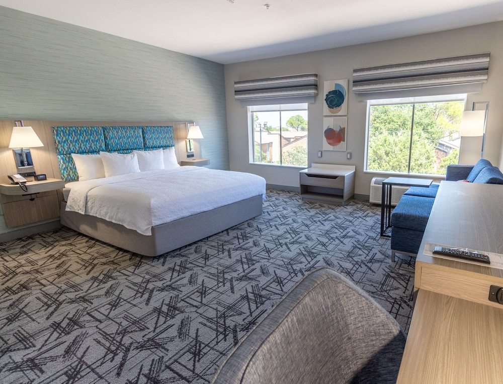 Room, 1 King Bed, Accessible, Non Smoking - Photo 2