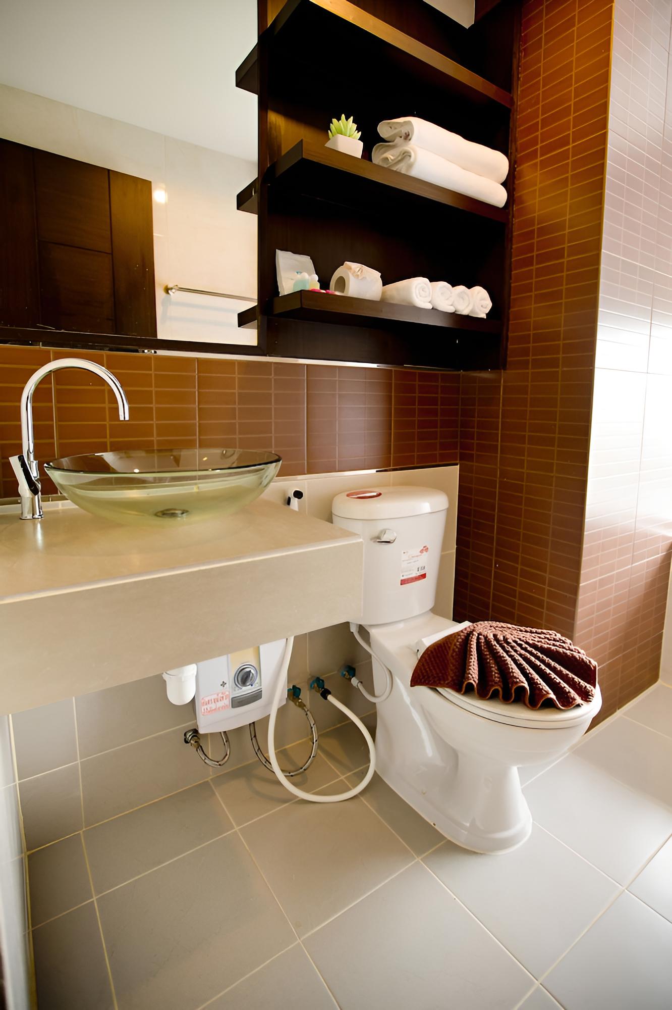 Balcony Suite - Photo 8