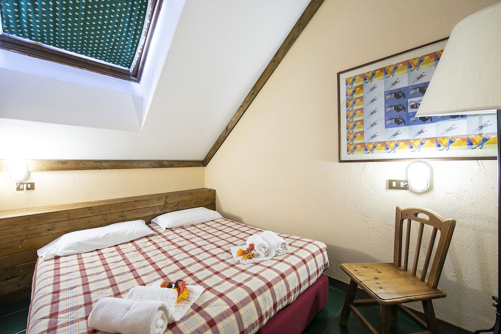 Family Apartment, 2 Bedrooms, Mountainside (Grange Hike & Ski - 33c Sestriere) photo 2