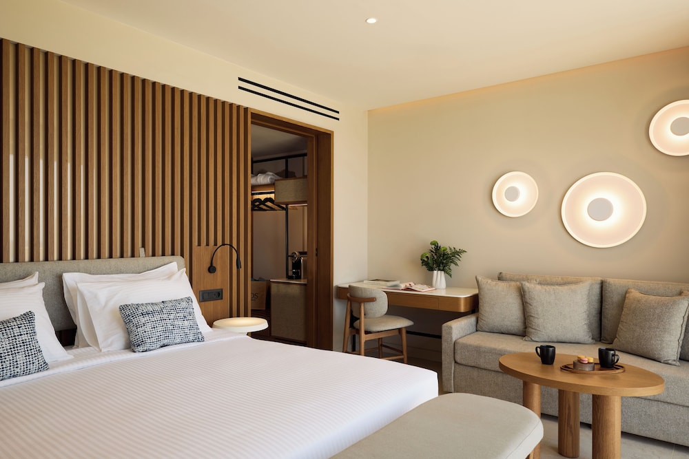Suite, Private Pool, Sea View (Family) photo 1