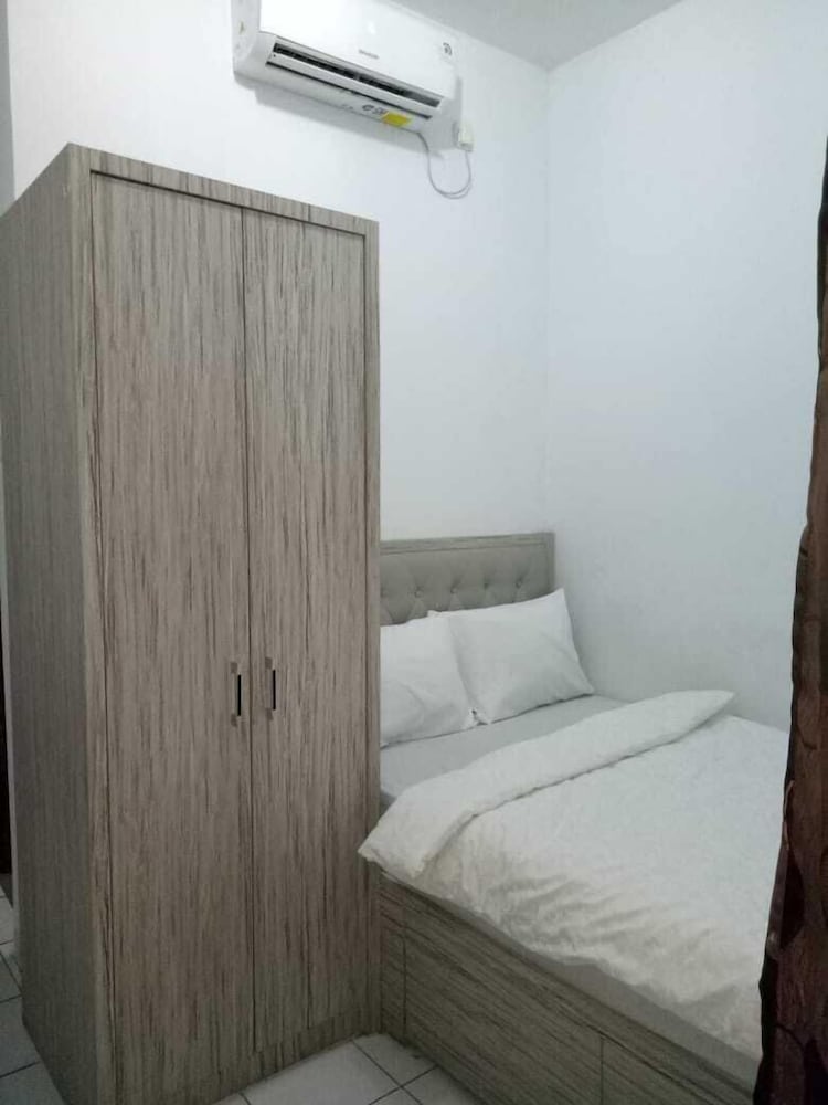 Standard Single Room - Photo 9