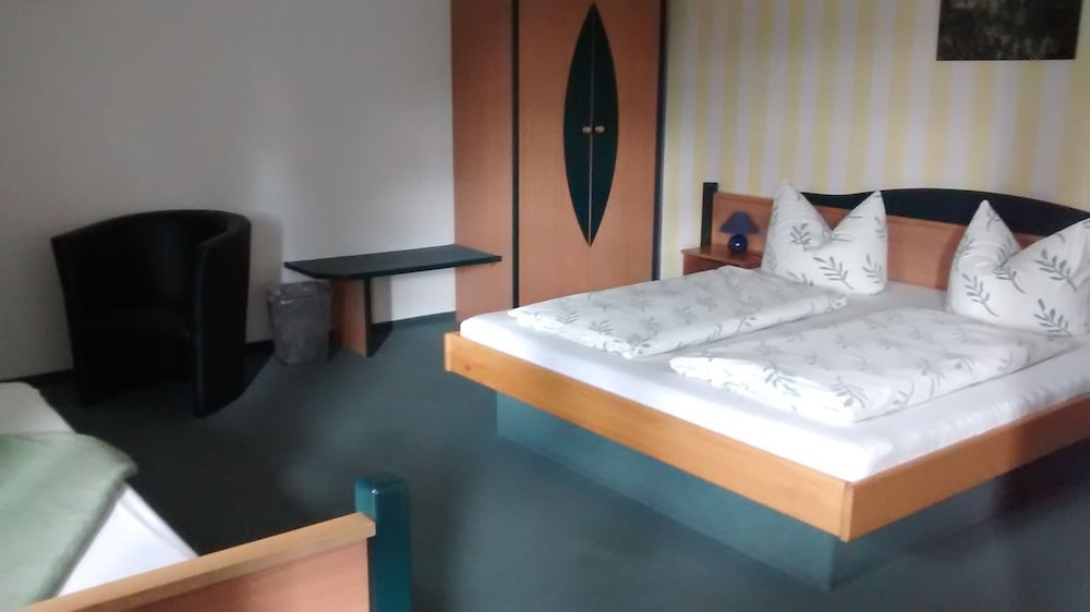 Comfort Triple Room, Private Bathroom photo 1