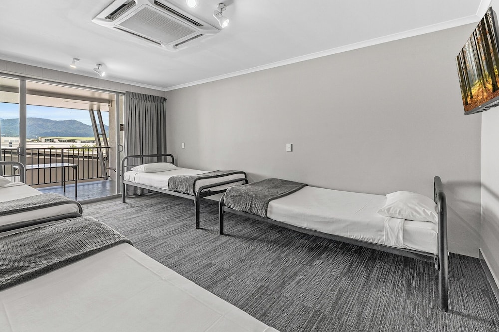 4 Bed En-suite Deluxe Mixed photo 1