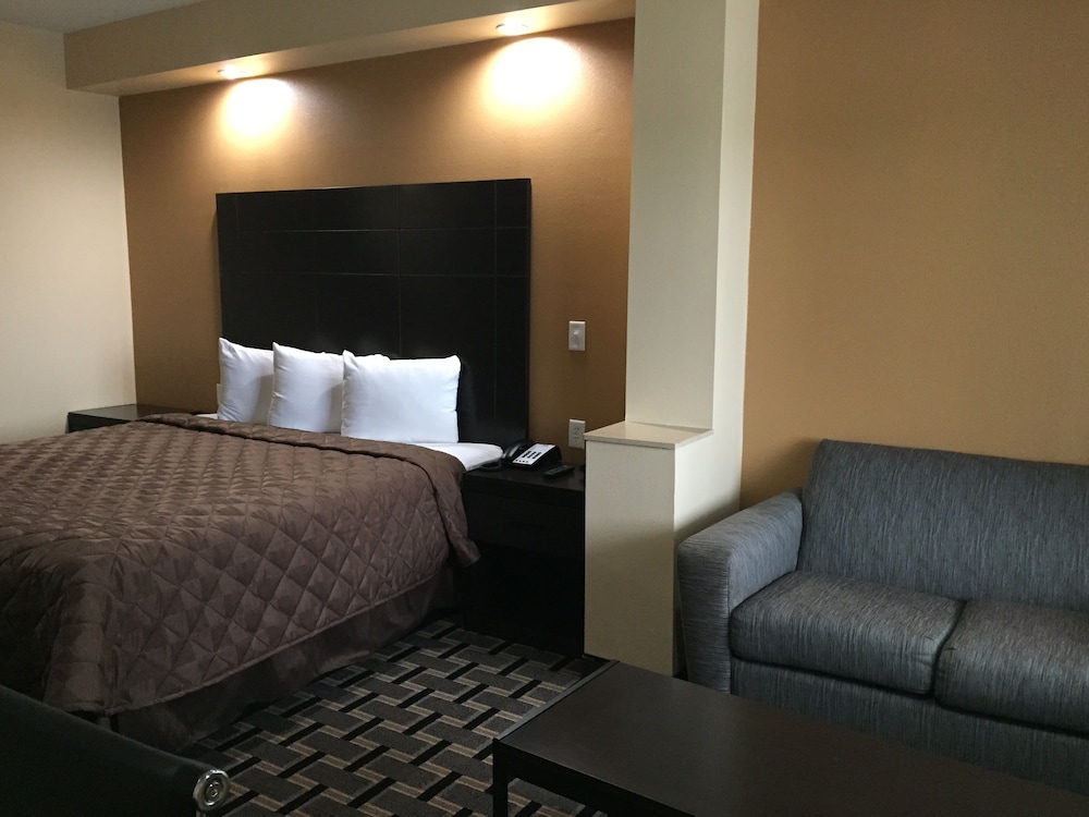 Basic Room, 1 King Bed, Non Smoking