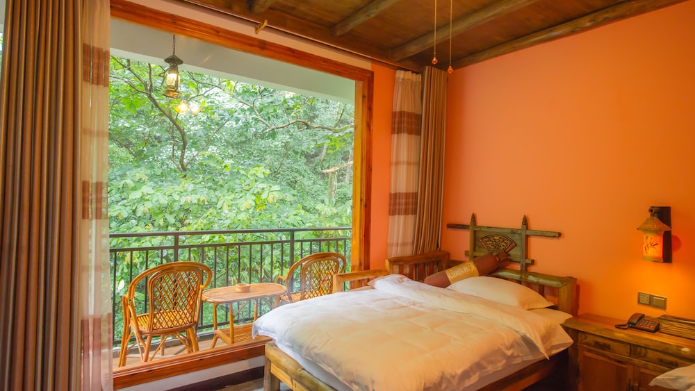 Deluxe Balcony Twin Room With Mountain View photo 2