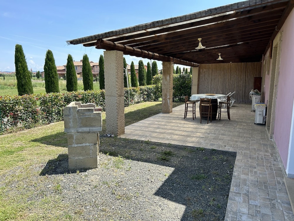 Comfort House, 2 Bedrooms, 2 Bathrooms, Garden Area photo 1