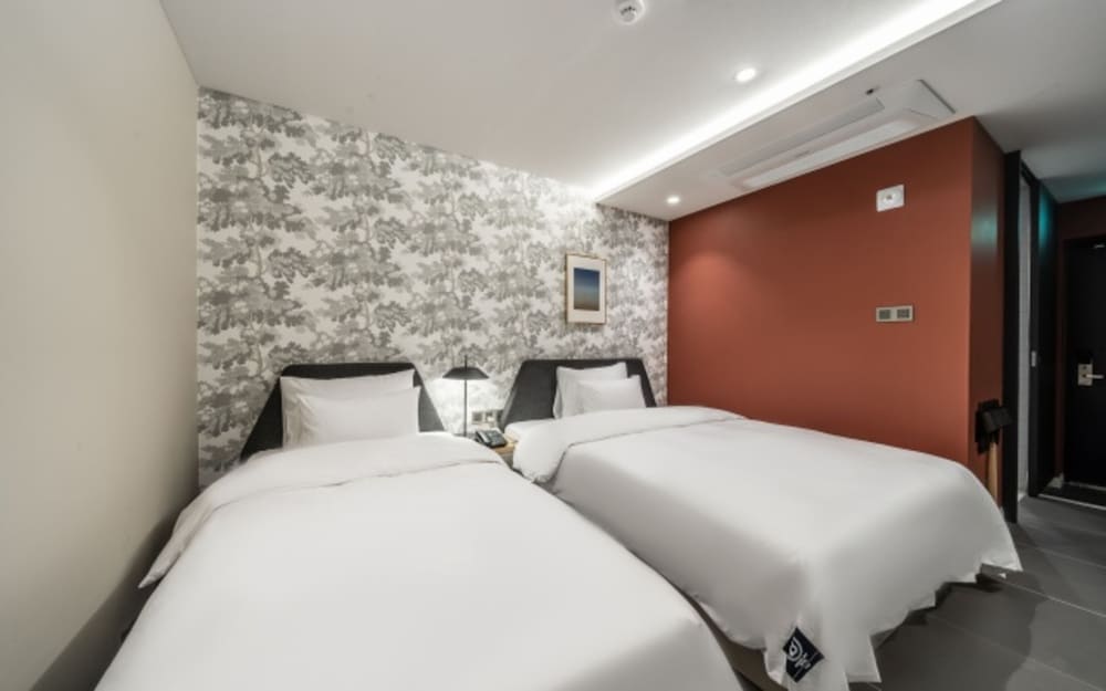 Deluxe Twin Room - Photo 14