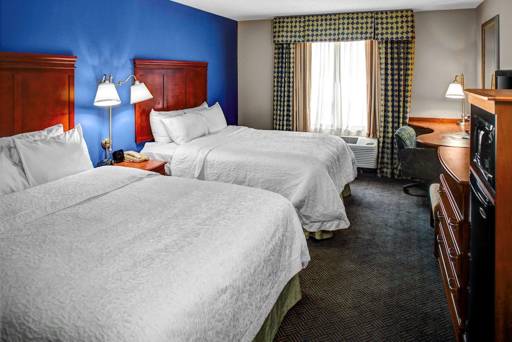 Two queen beds non smoking - Photo 1