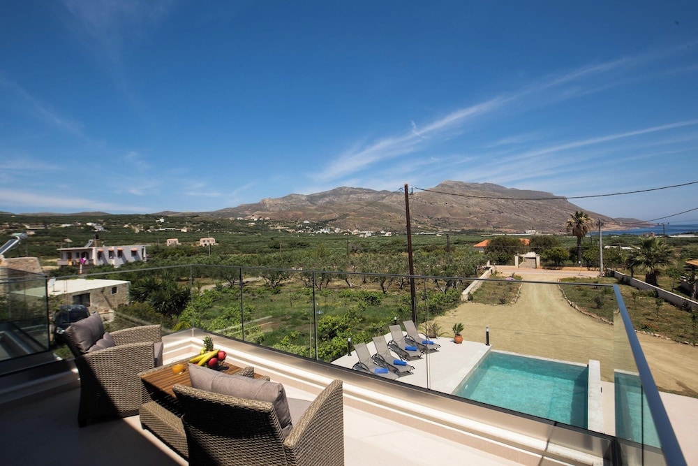Villa, Mountain View