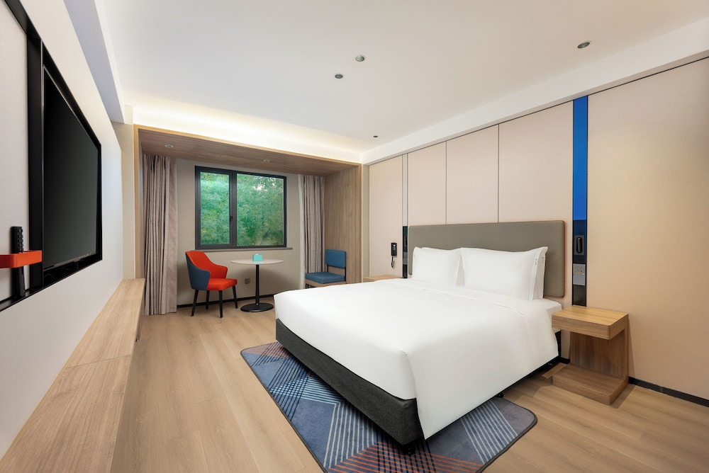 1 King Standard Extra Floor Space - Photo 3