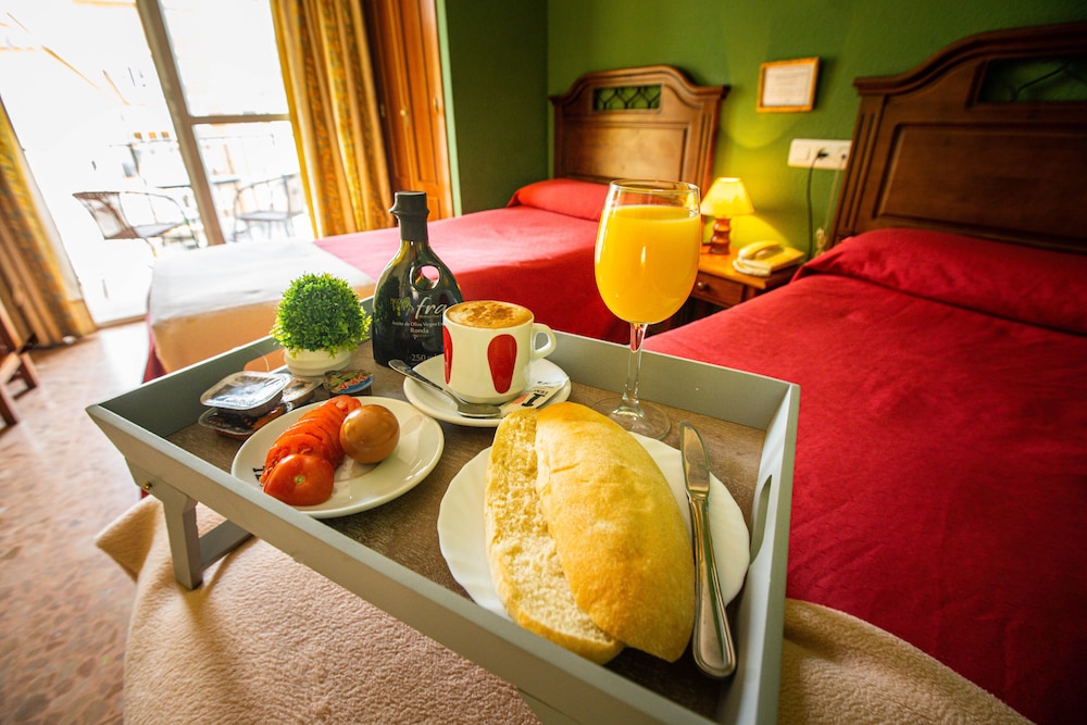 Double Room - Photo 5