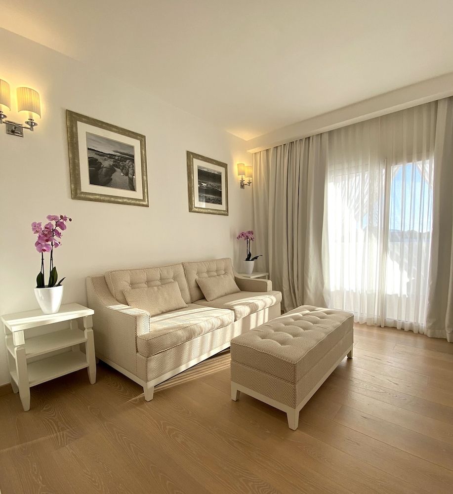 Panoramic Suite, Hot Tub, Sea View - Photo 9