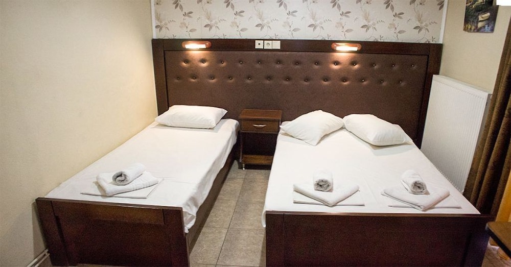 Triple Room, Multiple Beds photo 1