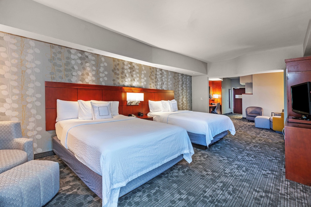 Suite, Multiple Beds - Photo 1