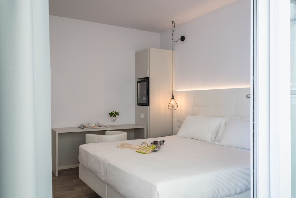 Comfort Double Room, Terrace, City View photo 2