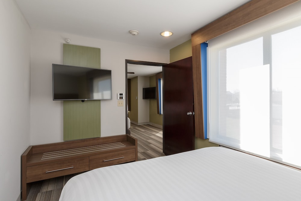 Suite, Multiple Beds photo 2