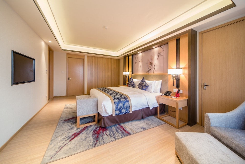 Deluxe Suite photo 2