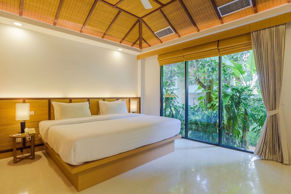 Deluxe Villa, 1 Bedroom, Pool View, Poolside - Photo 6