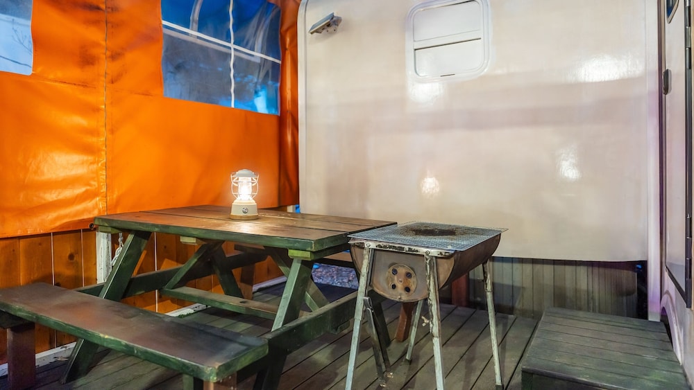 Basic Room, 1 Bedroom (Family Caravan No.7 (Spa Unavailable))