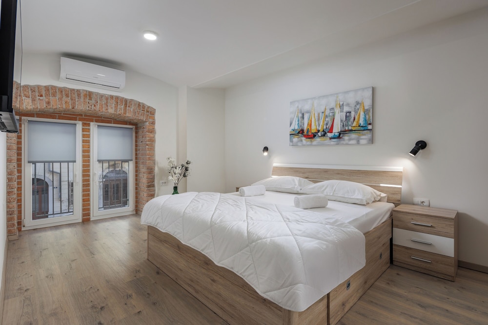 Family Apartment, Multiple Bedrooms (Rijeka City Vibes Apartment)