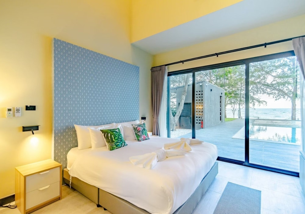 Presidential Villa, 4 Bedrooms, Beachfront - Photo 1