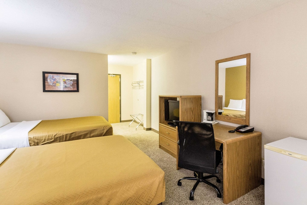 Standard Room, 2 Queen Beds, Non Smoking photo 3