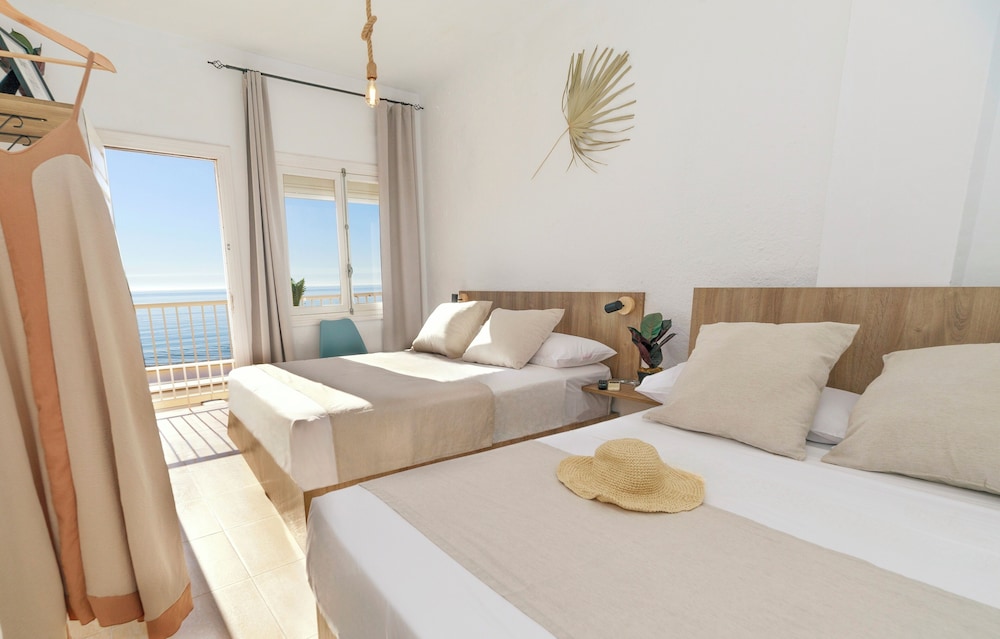 Superior Triple Room, Beach View
