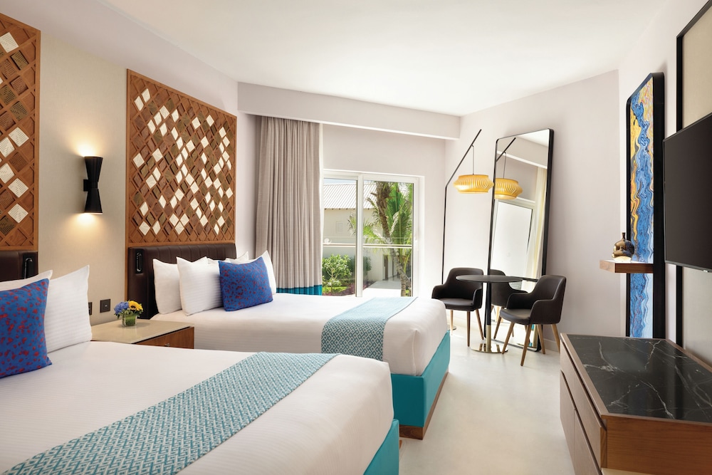 Club Room, 2 Queen Beds, Ocean View (Preferred)