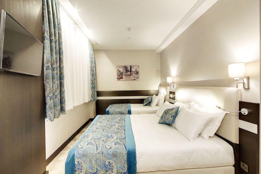 Basement Triple Room photo 1