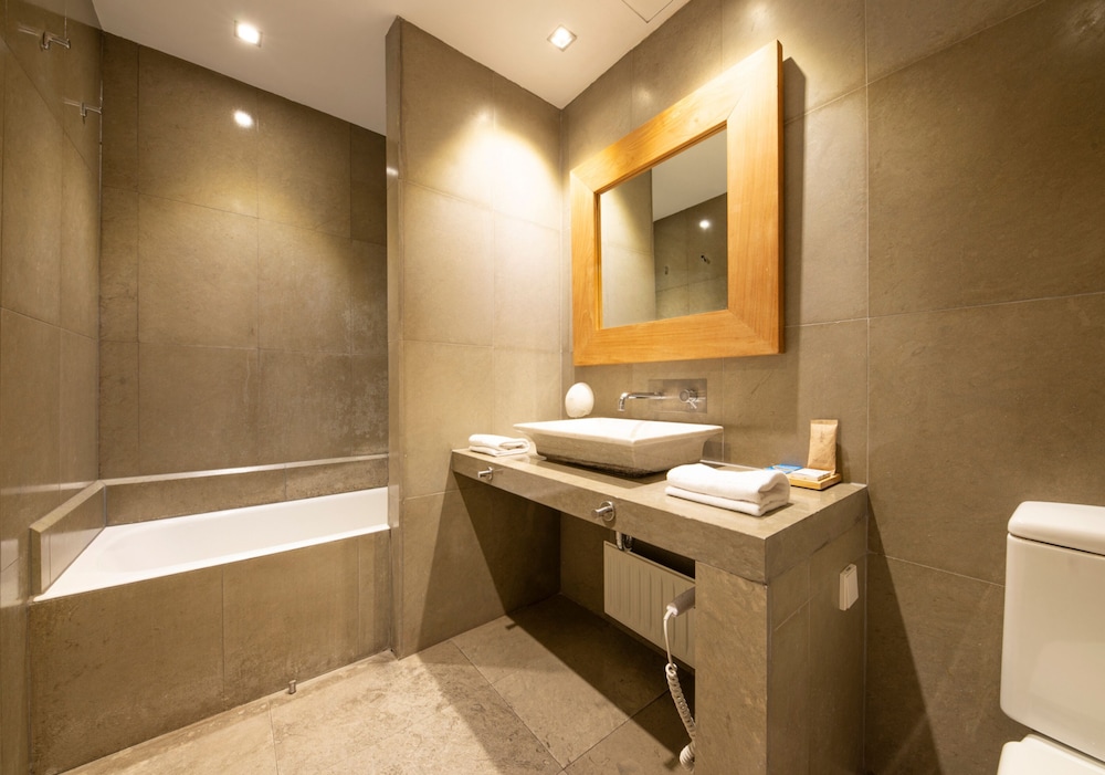 Standard Double Room (2 Adults) - Photo 8