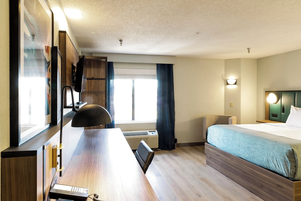 Superior Room, 1 King Bed, Non Smoking - Photo 6