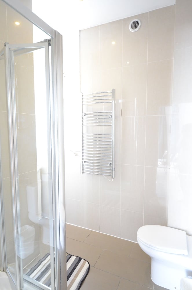 Studio, Ensuite, City View (Double Upper Floor) photo 3