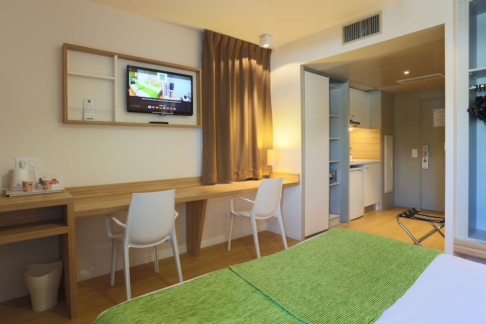 Standard Studio, 1 Double Bed, Non Smoking, Kitchen, photo 6