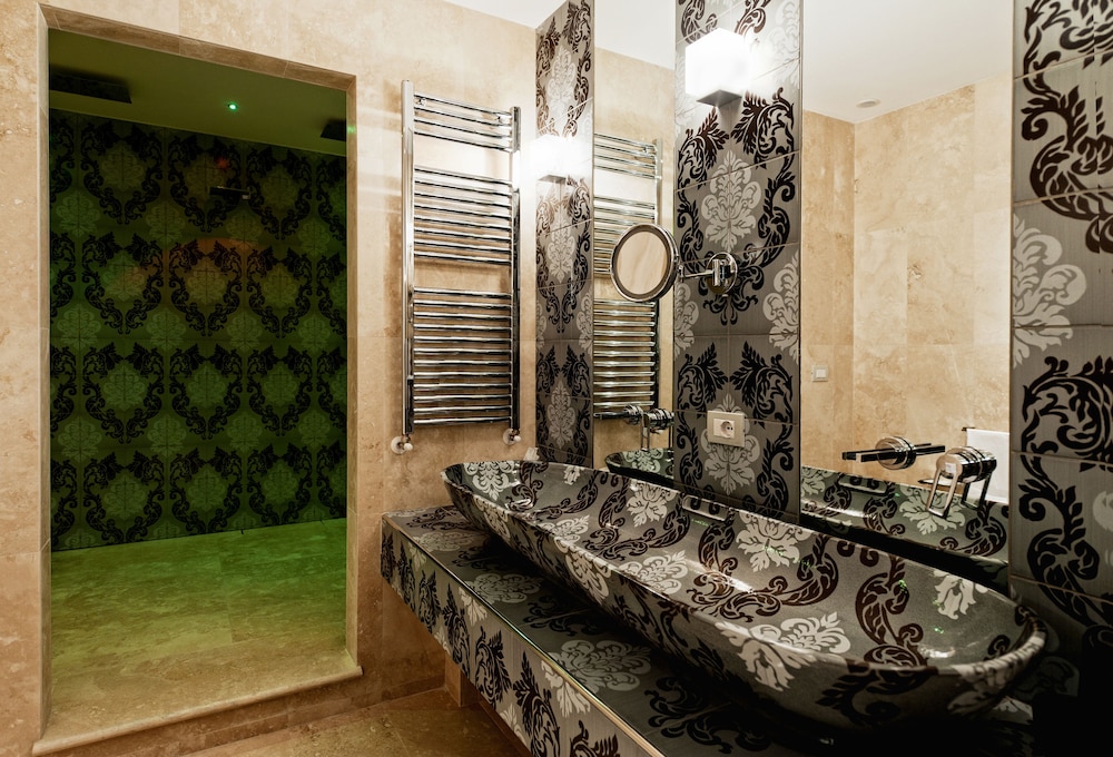 Deluxe Room - Photo 2