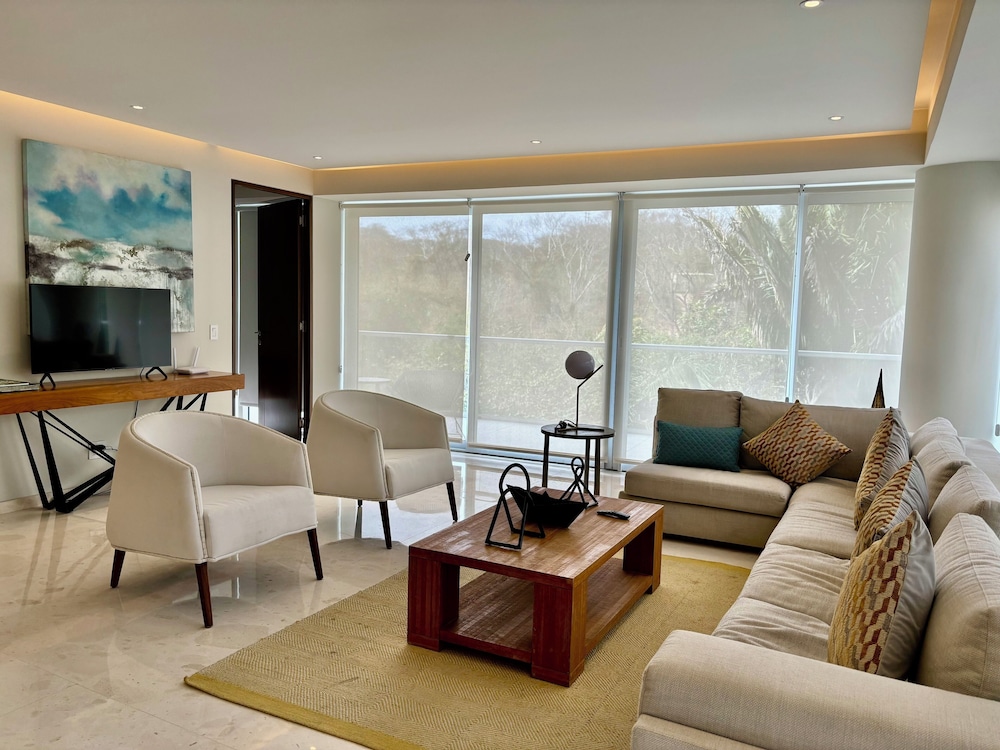 Family Apartment photo 2
