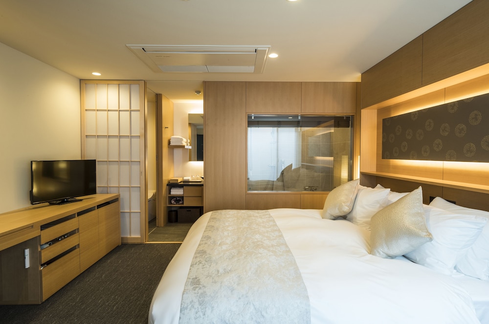 Superior Double Room, 1 King Bed photo 3
